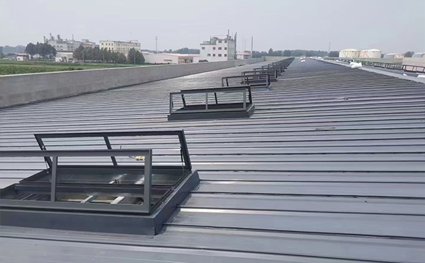 某中学室内体育馆通渭排烟窗改造项目