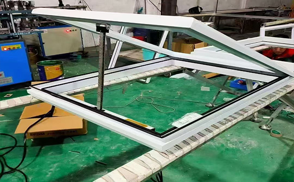 某地下车库出入口通渭排烟窗配置工程