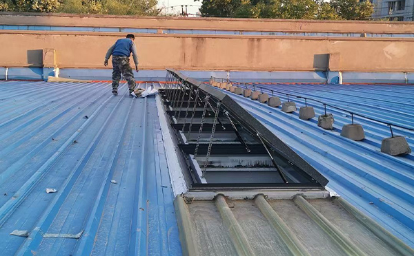 某区域性物流仓储中心通渭排烟窗系统安装项目