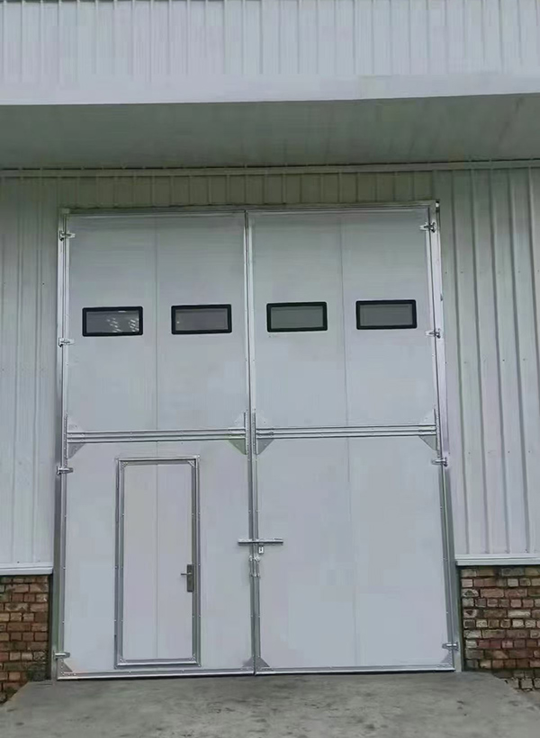 通渭工业门在设备装配车间出入口的实施记录